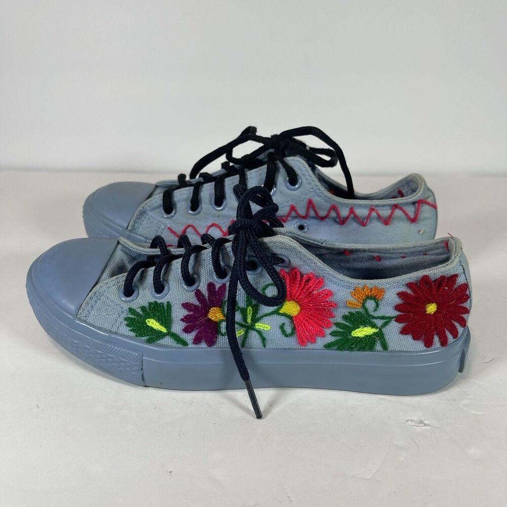 CompassEmbroidered Canvas Low Top Sneakers